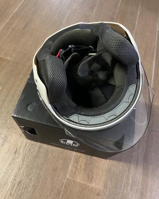 2 caschi marca AGV bianco e nero con confezione or