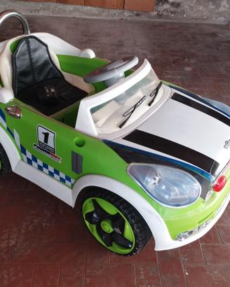 Auto elettrica per bimbi