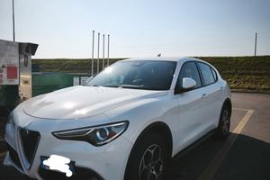 alfa Stelvio anno 2022 q4 cv 190 