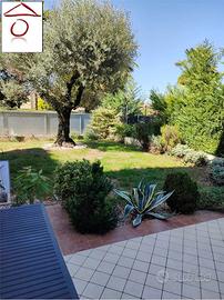 RECENTE APPARTAMENTO CON AMPIO GIARDINO E DUE GARA
