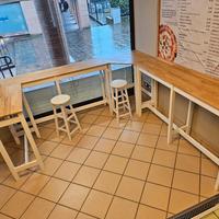 Tavoli con sgabelli in legno massello 