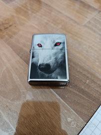 Zippo 28877 "Wolf with Red Eyes" (2016) - NUOVO 