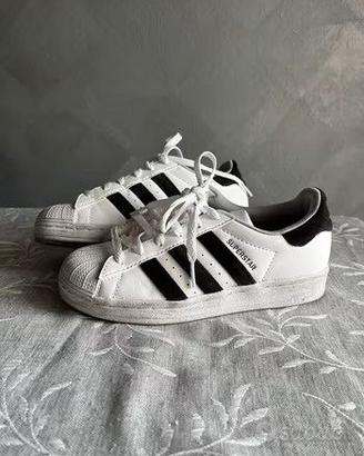 Adidas Superstar J– taglia 35.5 bianco/nero