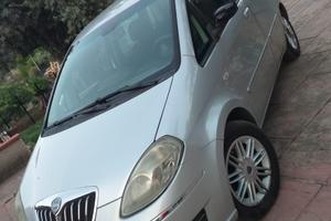 Auto Lancia musa