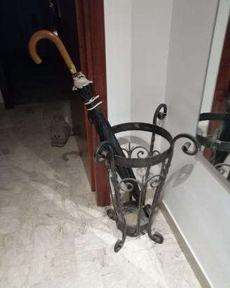Portaombrelli artigianale in ferro battuto