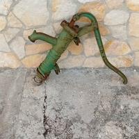Pompa a mano 