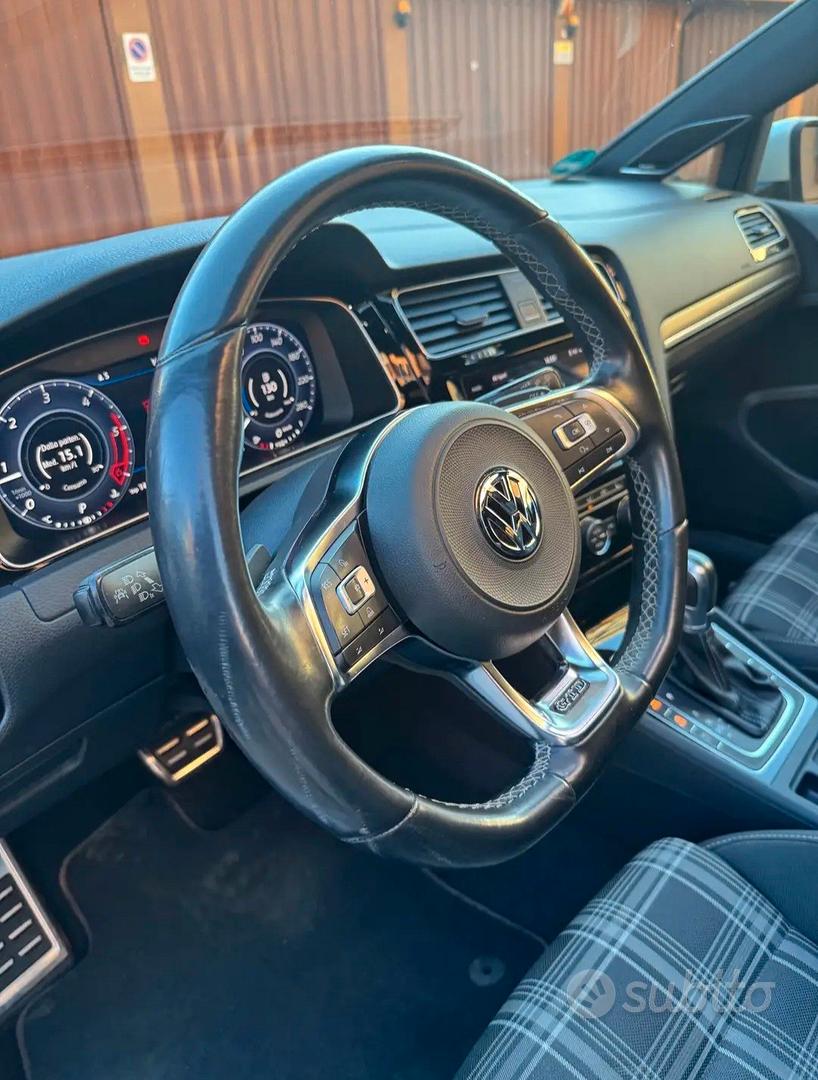 Volkswagen Golf 2017 photo 2