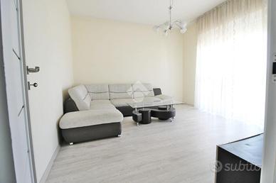 2 LOCALI A MARIANO COMENSE