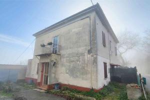 Porzione di Casa Indipendente con Ampio Potenziale