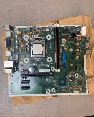 Scheda madre + intel core i5-8500 +8gb ram kit