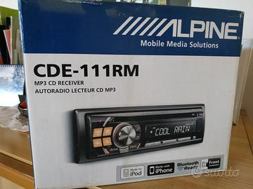 auto radio con frontalino 