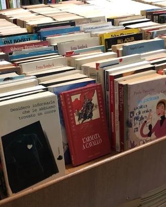 Lotto 50 libri misti romanzi ecc