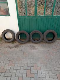  4 pneumatici invernali usati cerchio 15" 190/60