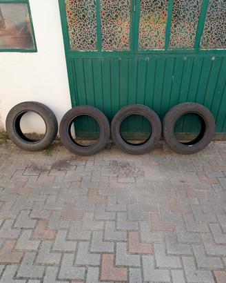  4 pneumatici invernali usati cerchio 15" 190/60