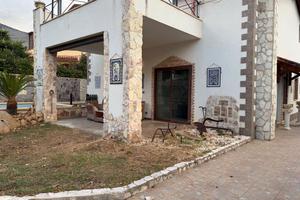 SPLENDIDA VILLETTA CON PISCINA zona azzolini