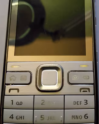 Nokia e52-1