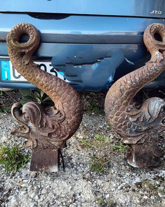 antichi paracarri in ghisa