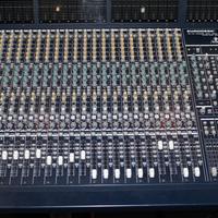 Mixer Behringer Eurodesk MX 9000