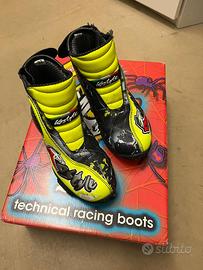 Scarpe minimoto numero 32