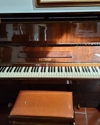 pianoforte petrof 