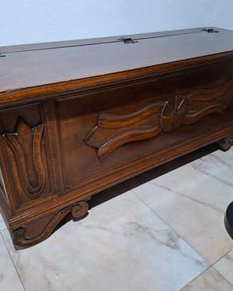 Cassapanca in legno