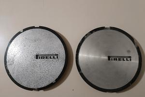 Cerchi in lega Pirelli 8P - Coprimozzi originali 