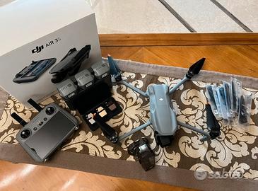 Drone DJI AIR 3s FLY MORE COMBO - RC2 con schermo