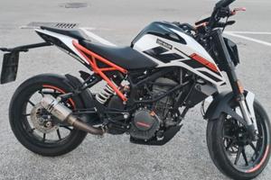 KTM Duke 125