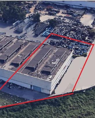 Immobile di 1350 m² con 2 locali a Pomigliano d'Ar