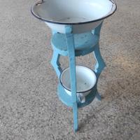 Treppiede lavamani in legno antico