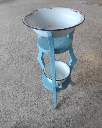 Treppiede lavamani in legno antico