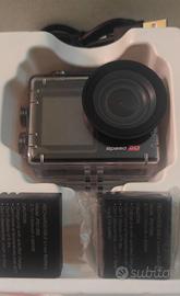 Action camera con doppia batteria