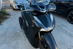 Honda SH 350i ABS 2024 nero opaco – Accessoriato