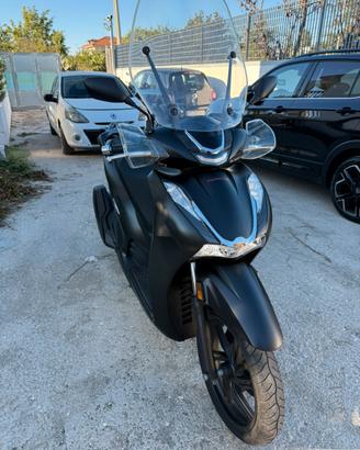 Honda SH 350i ABS 2024 nero opaco – Accessoriato