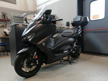 Yamaha TMAX 560