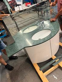 Mobile completo per il bagno con lavandino