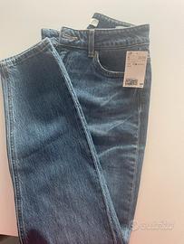 Jeans donna con cartellino