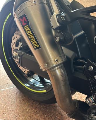 Scaricò Akrapovic Z900