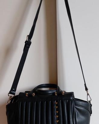 Originale SODINI, borsa tracolla in pellame nero