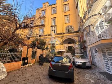 AUTORIMESSA A NAPOLI