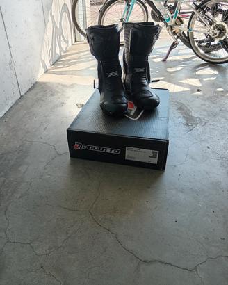 stivali moto nuovi tg 42