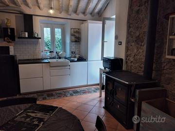 Semi indipendente in Castelpoggio- Carrara