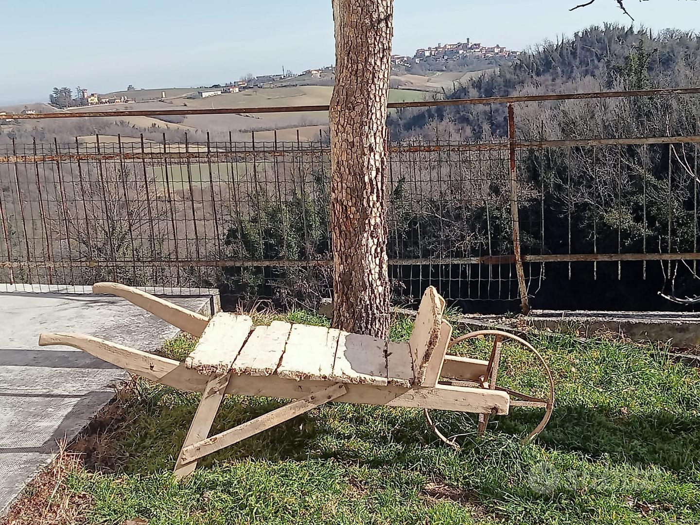 Carriola con ruota antica in ferro - Giardino e Fai da te In vendita a  Alessandria