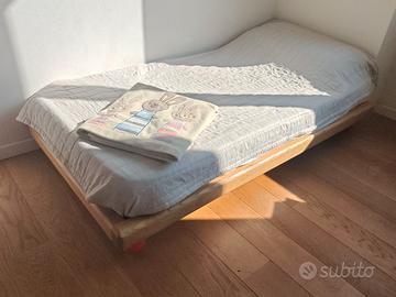 Letto Montessori in legno massiccio - artigianale 
