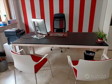 scrivania ufficio