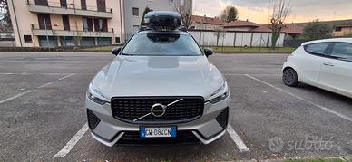 Volvo XC60 AWD Dark Plus