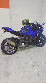 Yamaha R1 2023