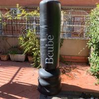 sacco da boxe da terra