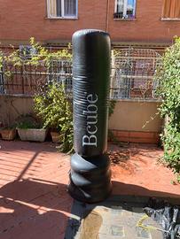 sacco da boxe da terra