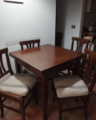 TAVOLO DA CUCINA E 4 SEDIE